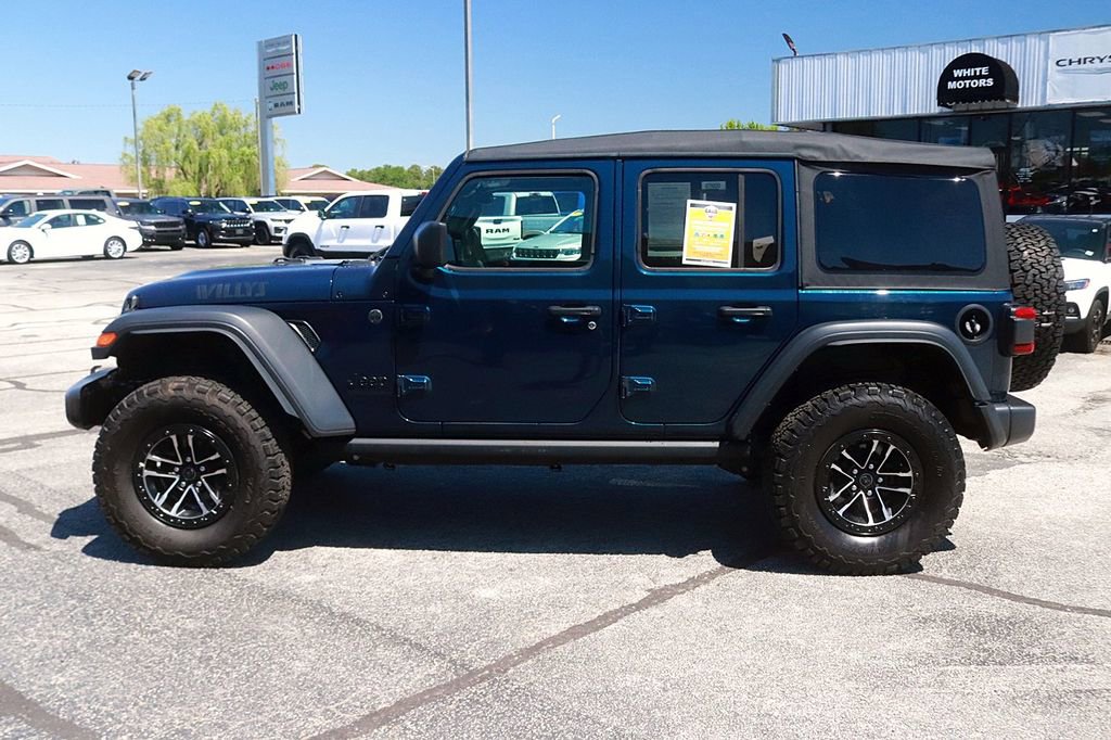 Used 2025 Jeep Wrangler Unlimited Sport AWD/4WD image 4
