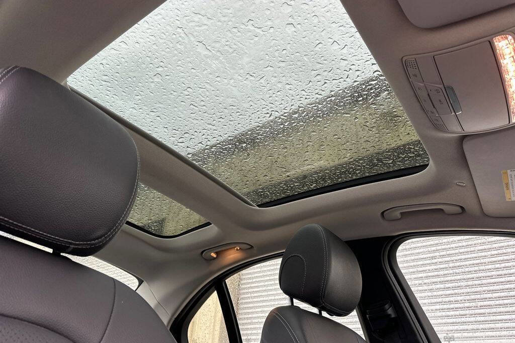 Used 2021 Mercedes-Benz C 300 Sedan image 16