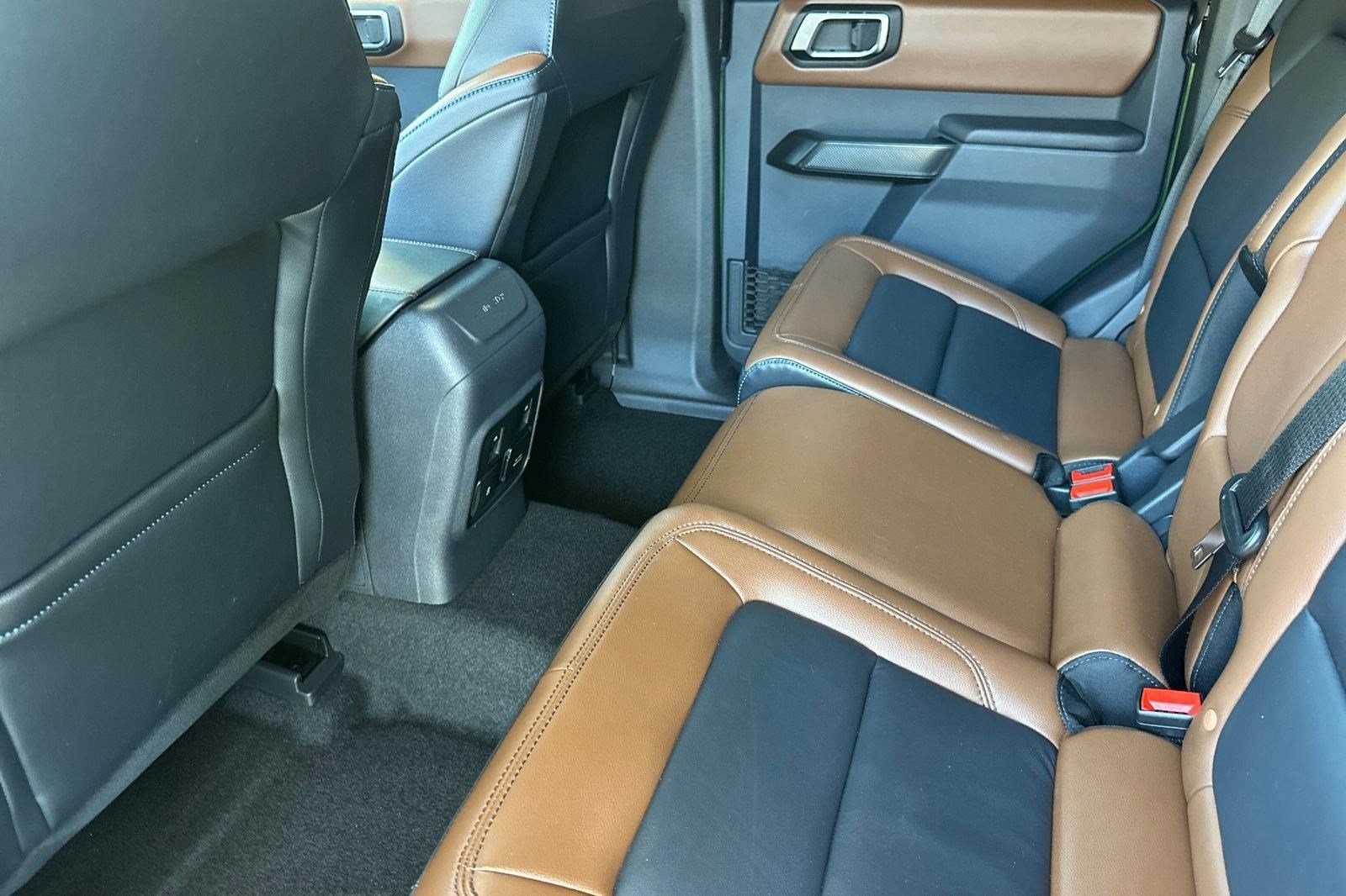 Used 2024 Ford Bronco Outer Banks AWD/4WD image 27