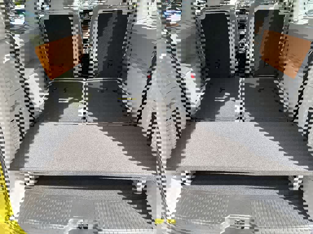 New 2025 Volkswagen ID. Buzz Pro S Plus image 25