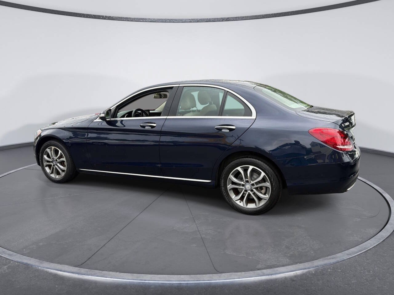 Used 2015 Mercedes-Benz C 300 4MATIC Sedan image 3