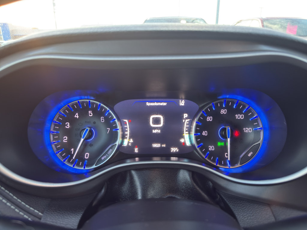 Used 2024 Chrysler Pacifica Touring-L FWD image 16