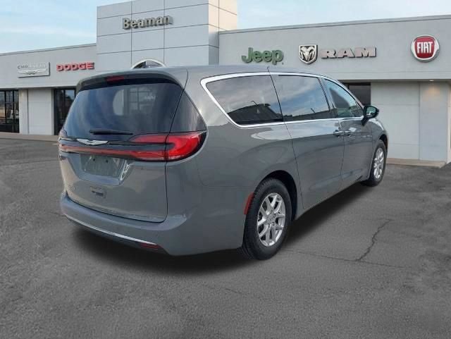 Used 2025 Chrysler Pacifica Select FWD video 3