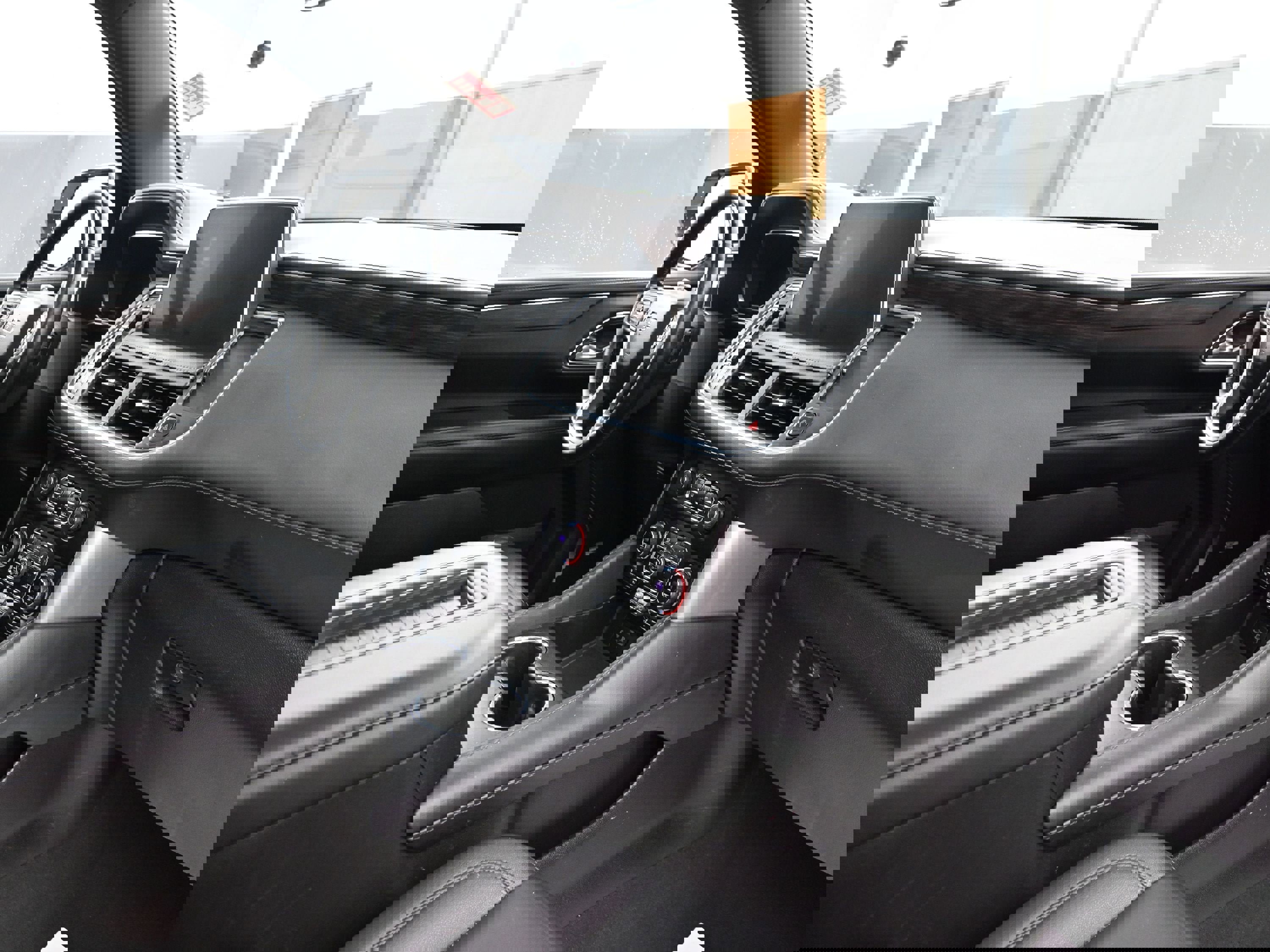 Used 2023 Chevrolet Tahoe Z71 w/ Luxury Package image 38