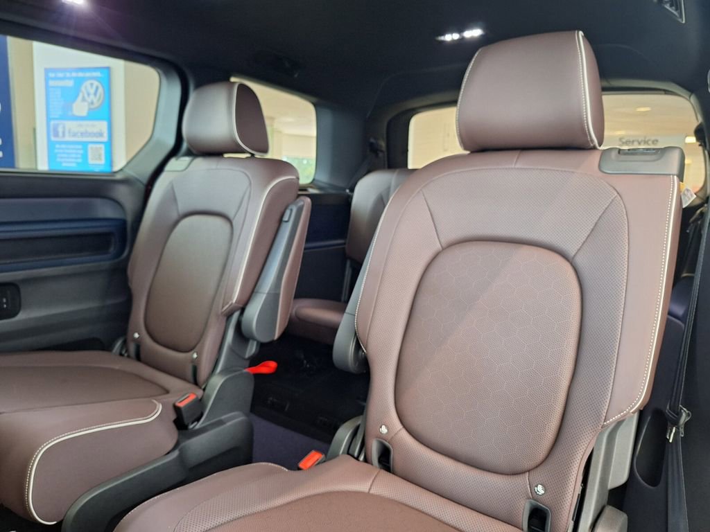 New 2025 Volkswagen ID. Buzz Pro S Plus image 21