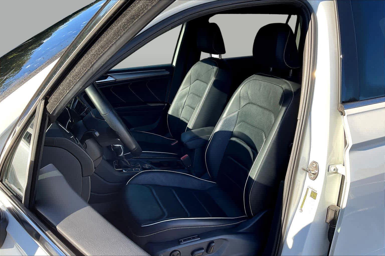 Used 2022 Volkswagen Tiguan SEL R-Line AWD/4WD image 8