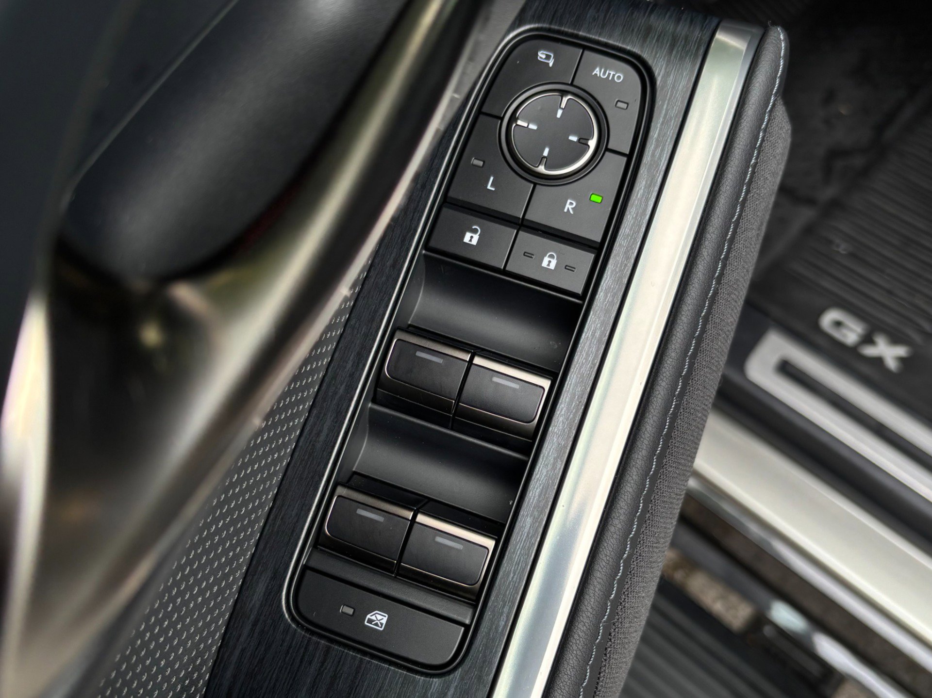 Used 2025 Lexus GX 550 w/ Accessory Package (2T) AWD/4WD image 65
