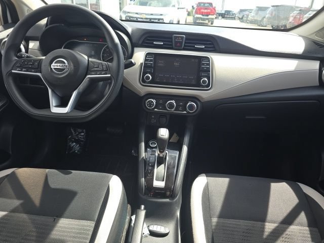 Used 2021 Nissan Versa SV FWD image 6