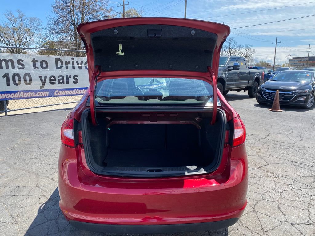 Used 2012 Ford Fiesta SE FWD image 4