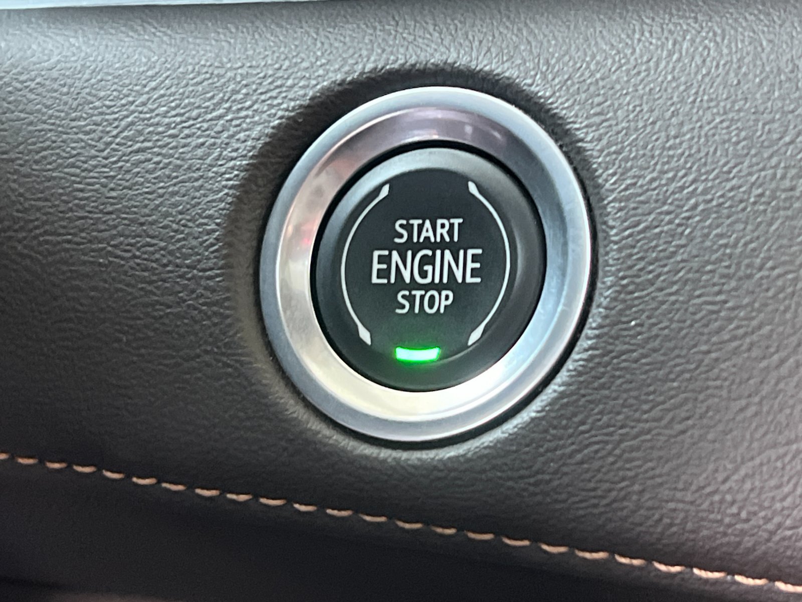 Certified 2021 Cadillac Escalade ESV Sport AWD/4WD image 25