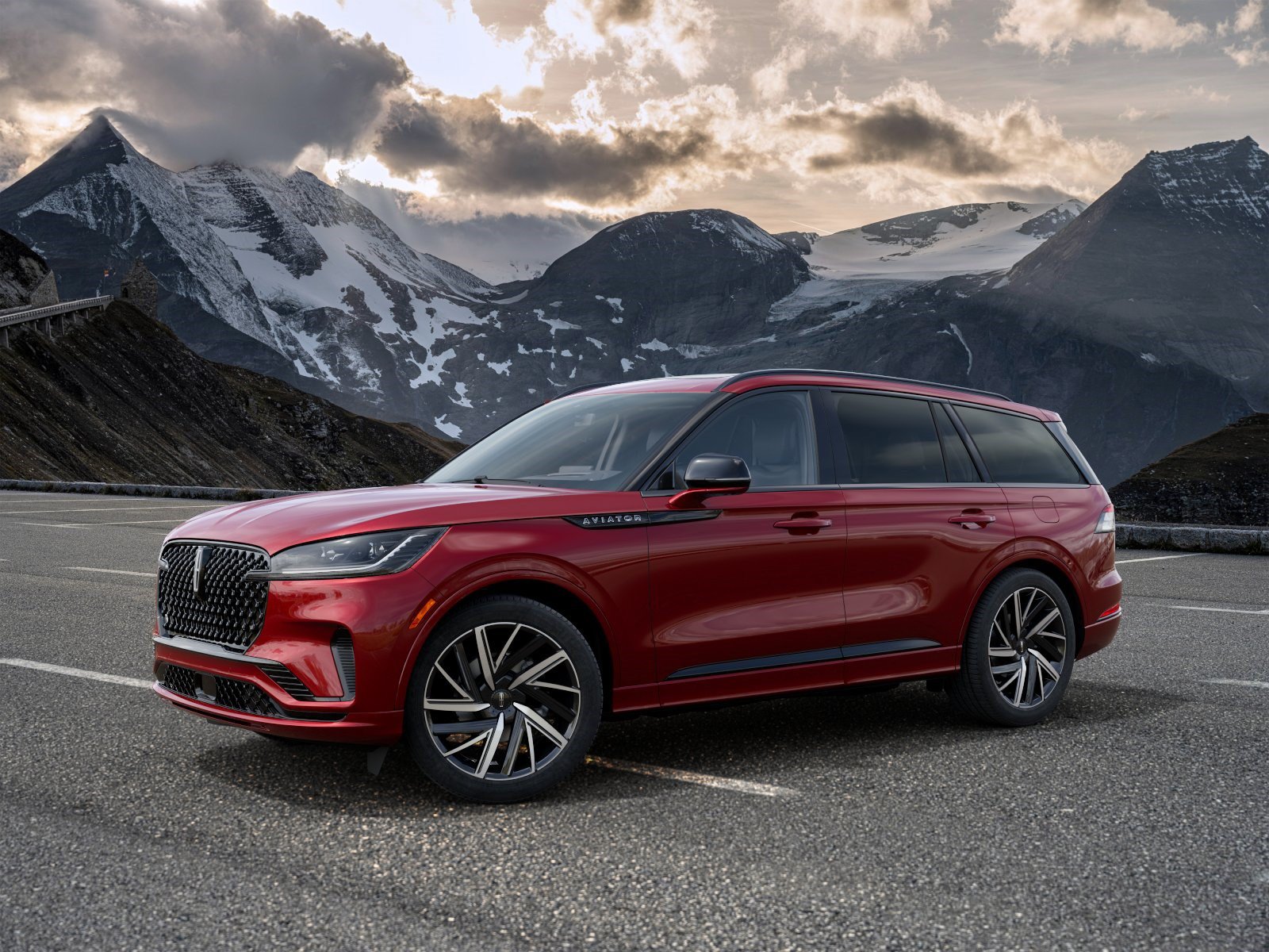 New 2027 Lincoln Aviator Black Label w/ Jet Appearance Package AWD/4WD image 1
