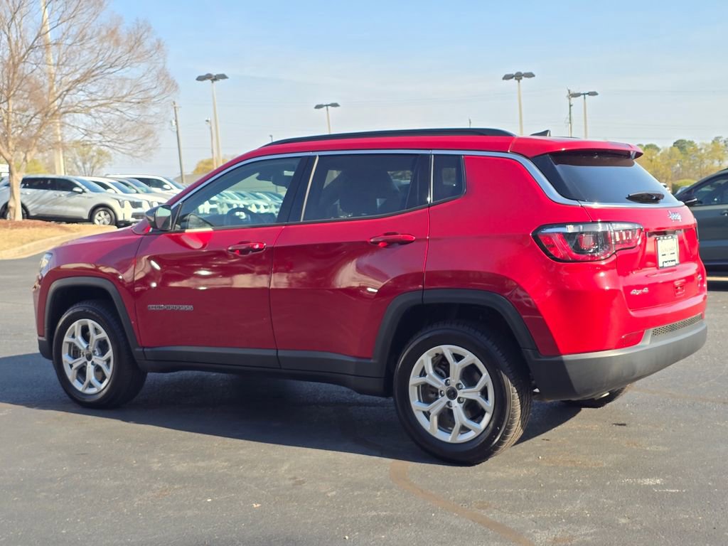 Used 2025 Jeep Compass Latitude image 5