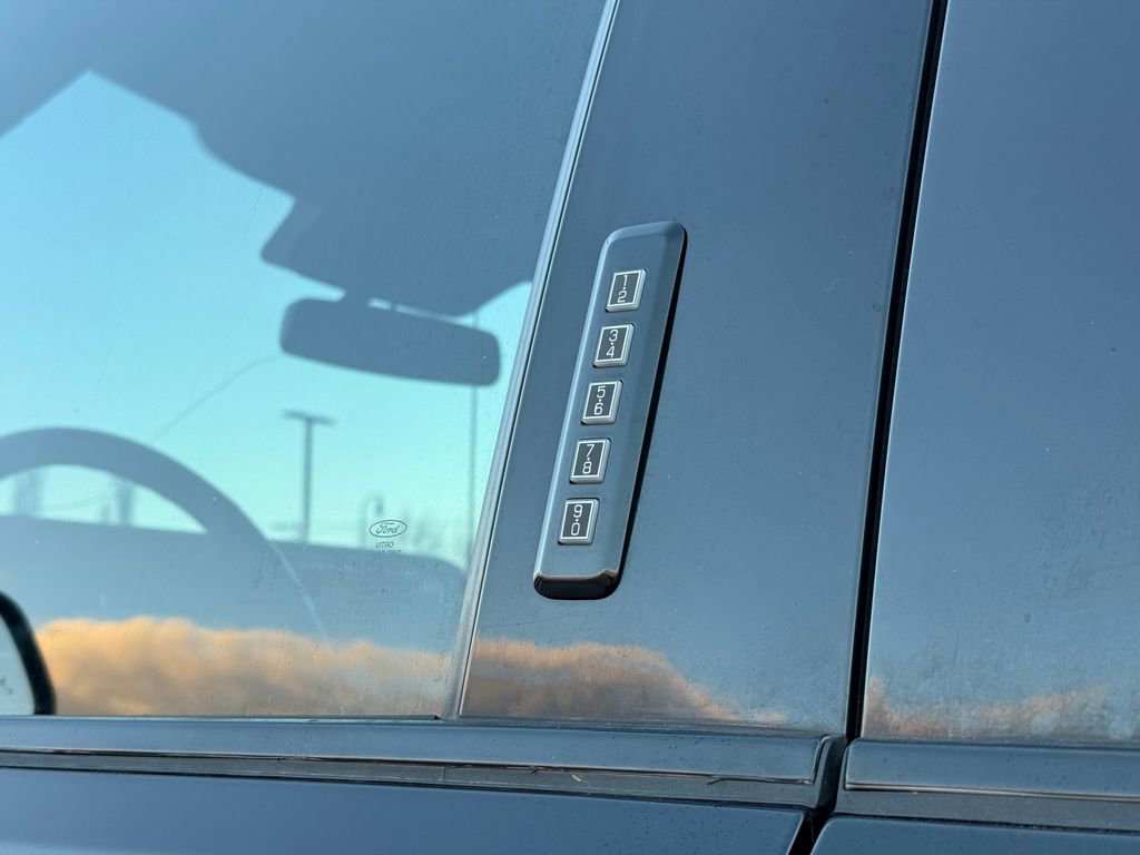 Used 2023 Ford F250 Lariat w/ Chrome Package image 15