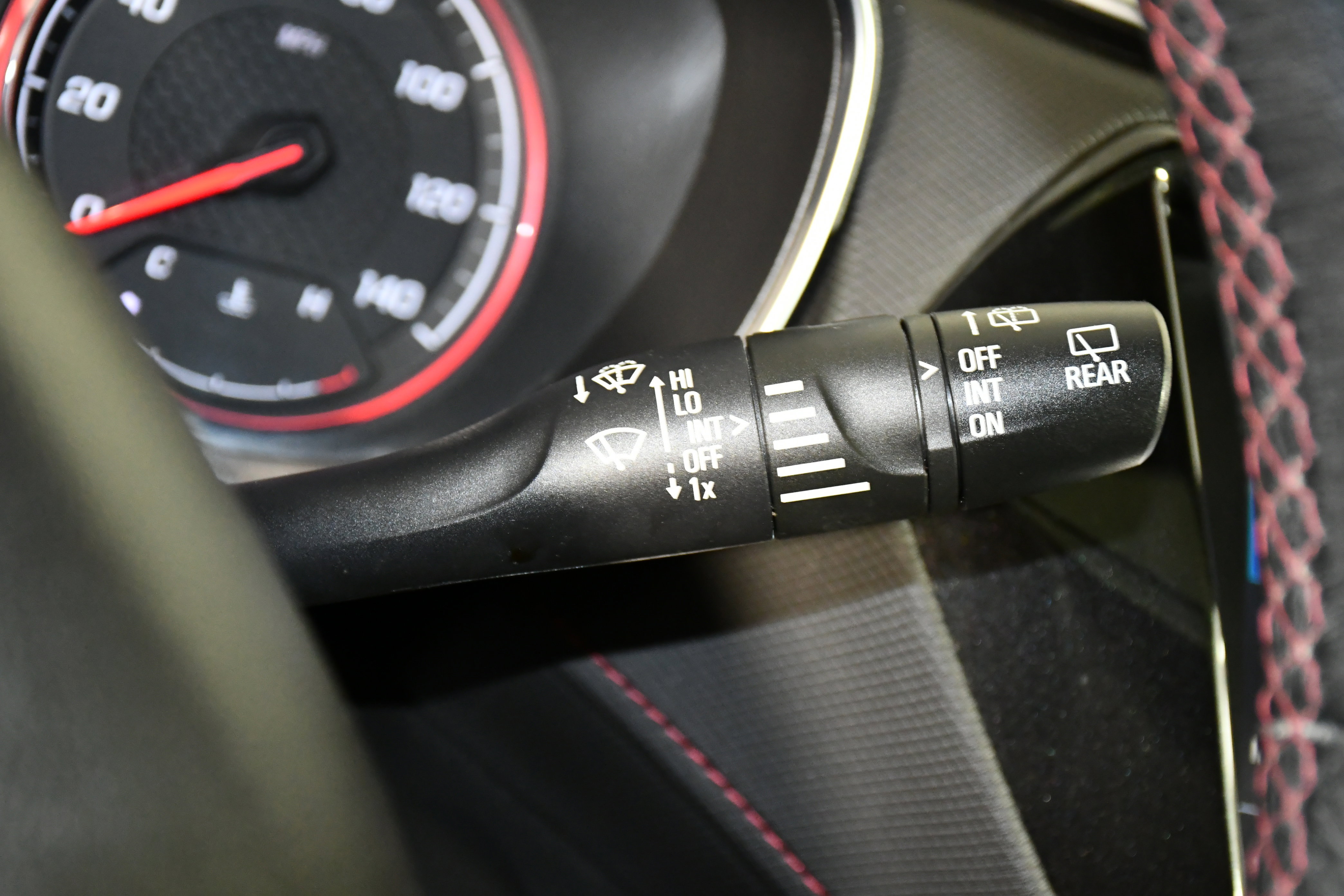 Used 2021 Chevrolet TrailBlazer RS w/ Sun and Liftgate Package image 24