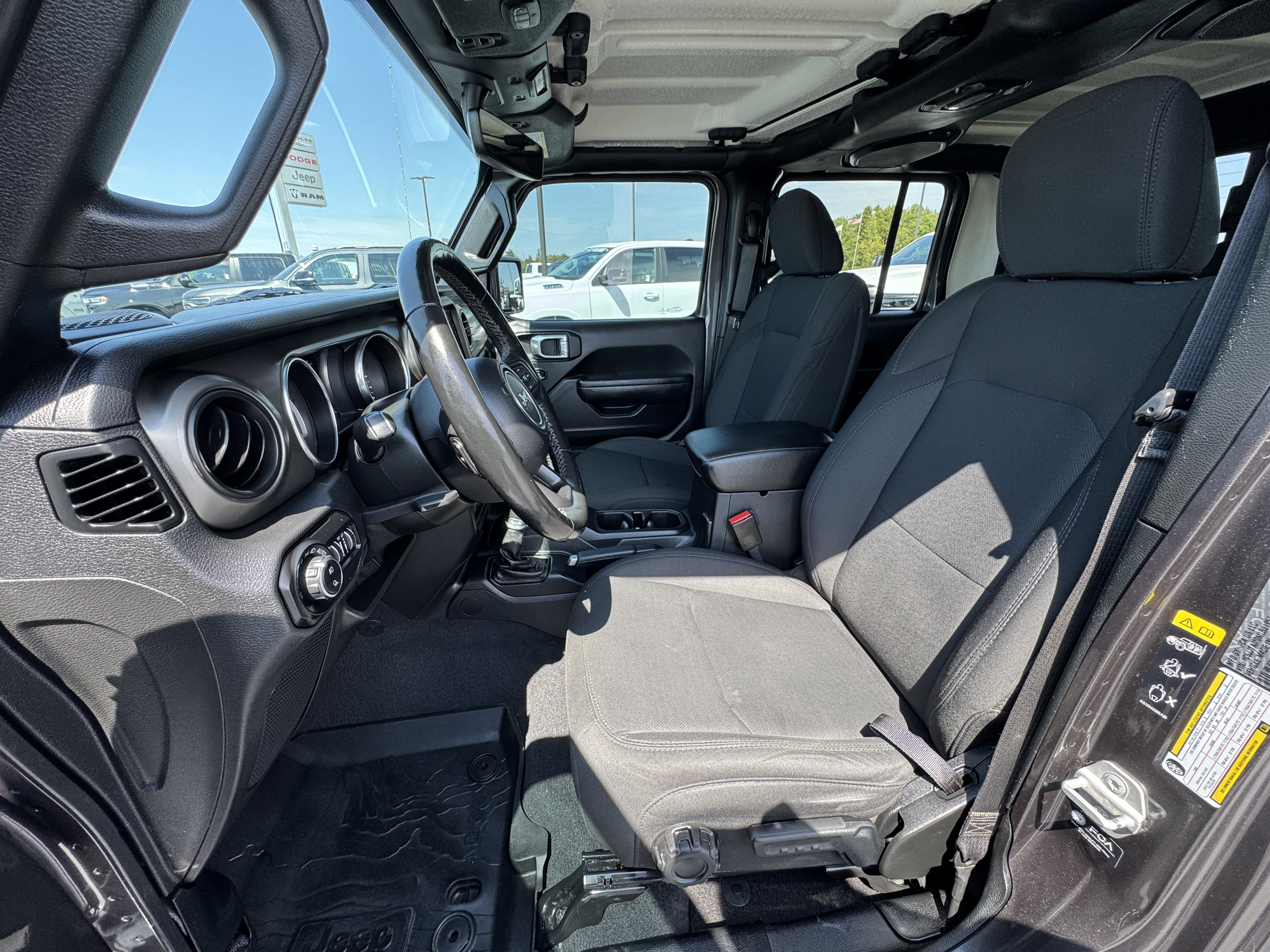 Used 2021 Jeep Gladiator Willys image 11