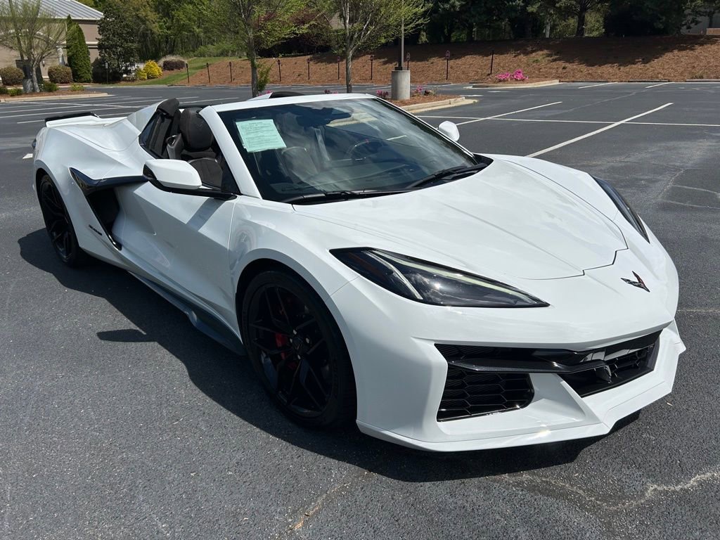 Used 2025 Chevrolet Corvette Z06 RWD image 31
