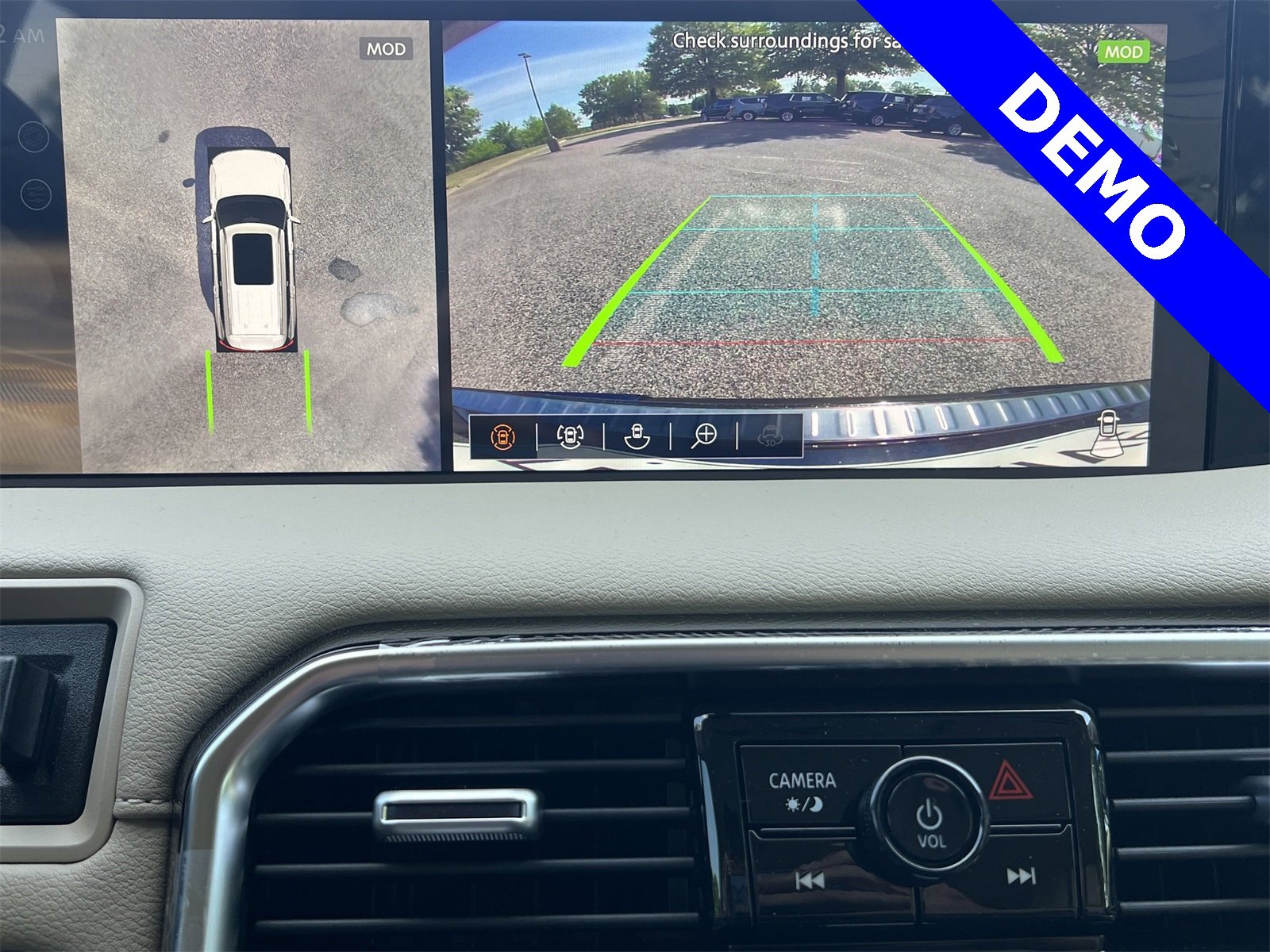 New 2025 Nissan Armada Platinum Reserve image 3