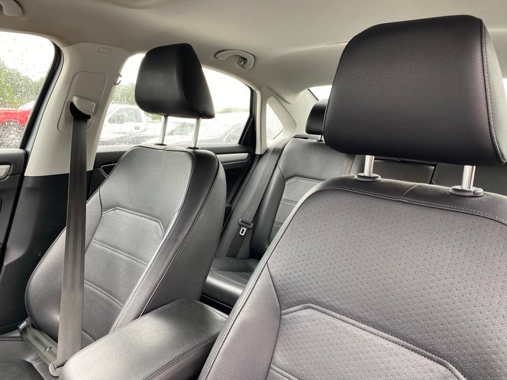 Used 2019 Volkswagen Passat 2.0T Wolfsburg w/ Wheels & Sunroof Package FWD image 15