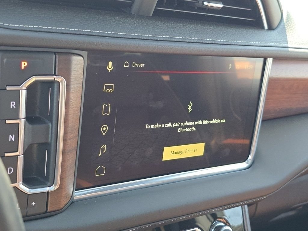 Used 2024 GMC Yukon Denali Ultimate AWD/4WD image 8