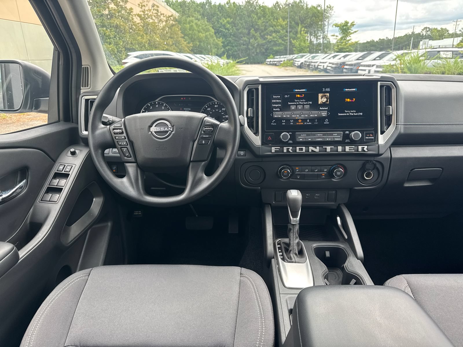 Used 2025 Nissan Frontier SV w/ Tow Package RWD image 21