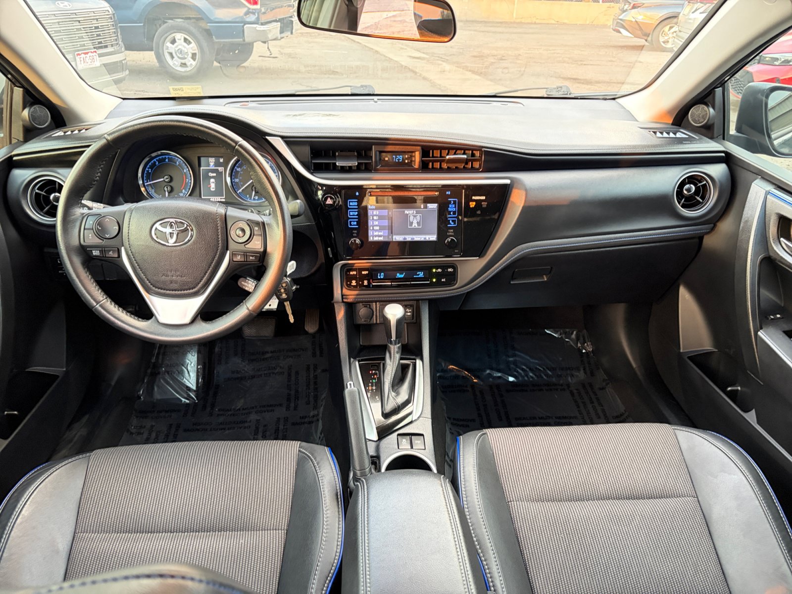 Used 2017 Toyota Corolla SE w/ Carpet Mat Package (TMS) FWD image 27