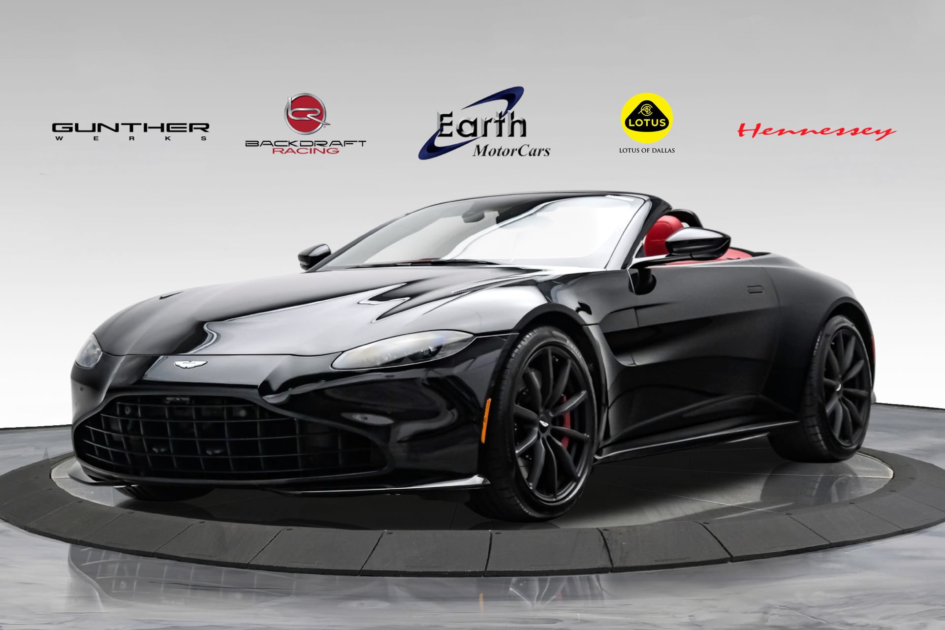 Used 2022 Aston Martin V8 Vantage Roadster RWD image 1