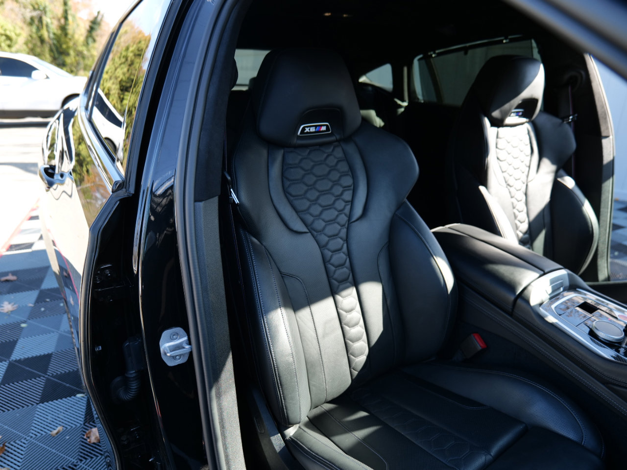 Used 2023 BMW X6 M Competition w/ Competition Package image 39