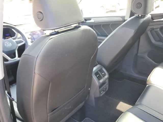 Used 2023 Volkswagen Tiguan SE w/ Panoramic Sunroof Package AWD/4WD image 15