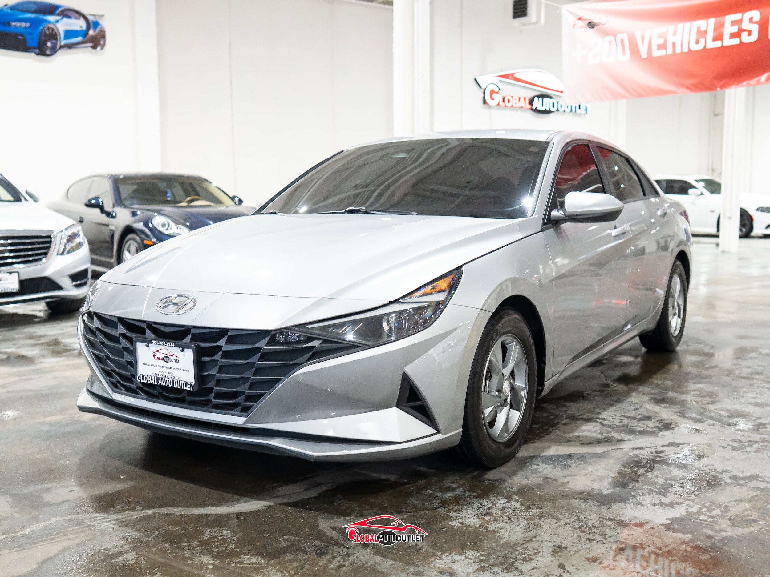 Used 2021 Hyundai Elantra SE FWD image 3