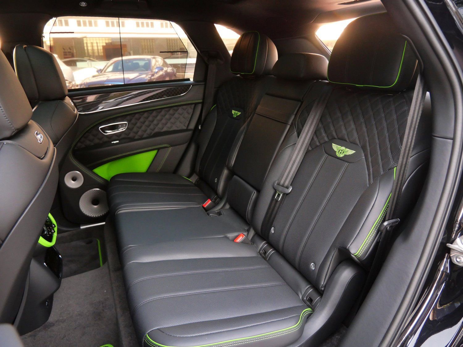 Used 2025 Bentley Bentayga AWD/4WD image 22