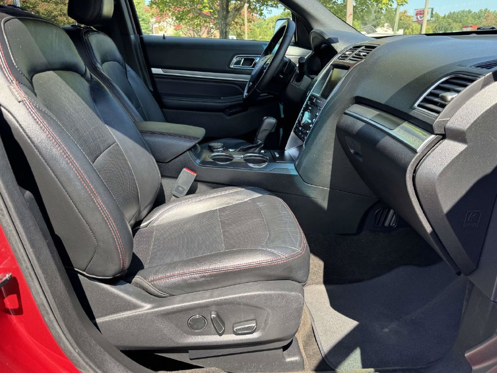 Used 2016 Ford Explorer Sport w/ Equipment Group 401A AWD/4WD image 14