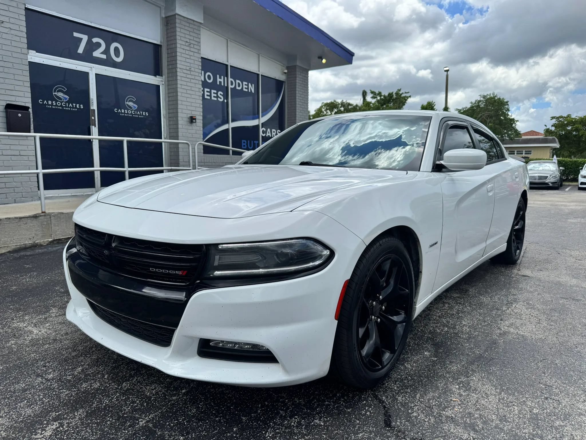 Used 2015 Dodge Charger R/T w/ Plus Group RWD image 1