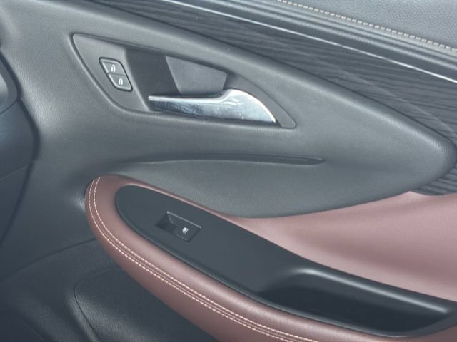 Used 2017 Buick Envision Essence FWD image 31
