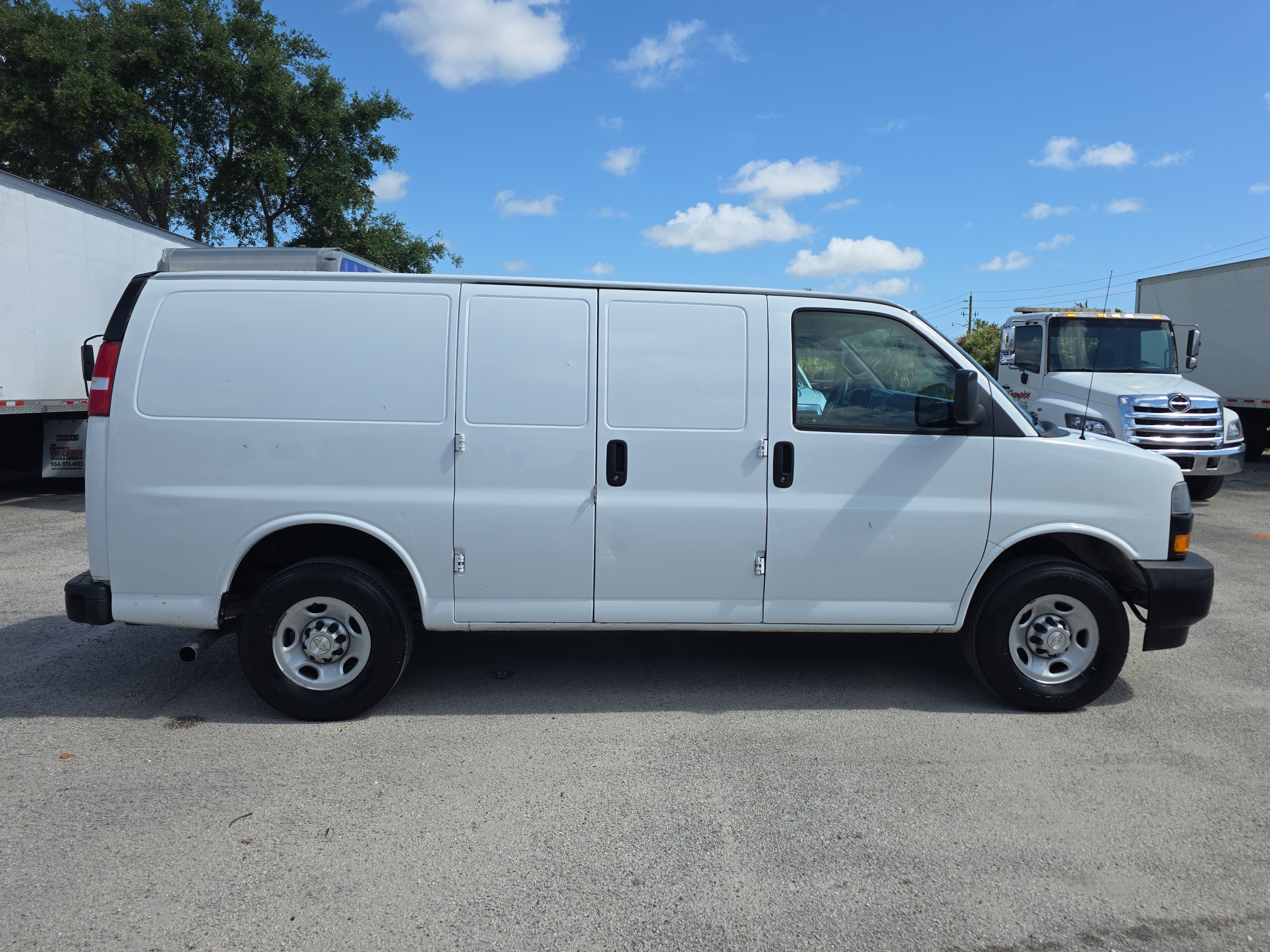 Used 2020 Chevrolet Express 2500 w/ Communications Package RWD image 8