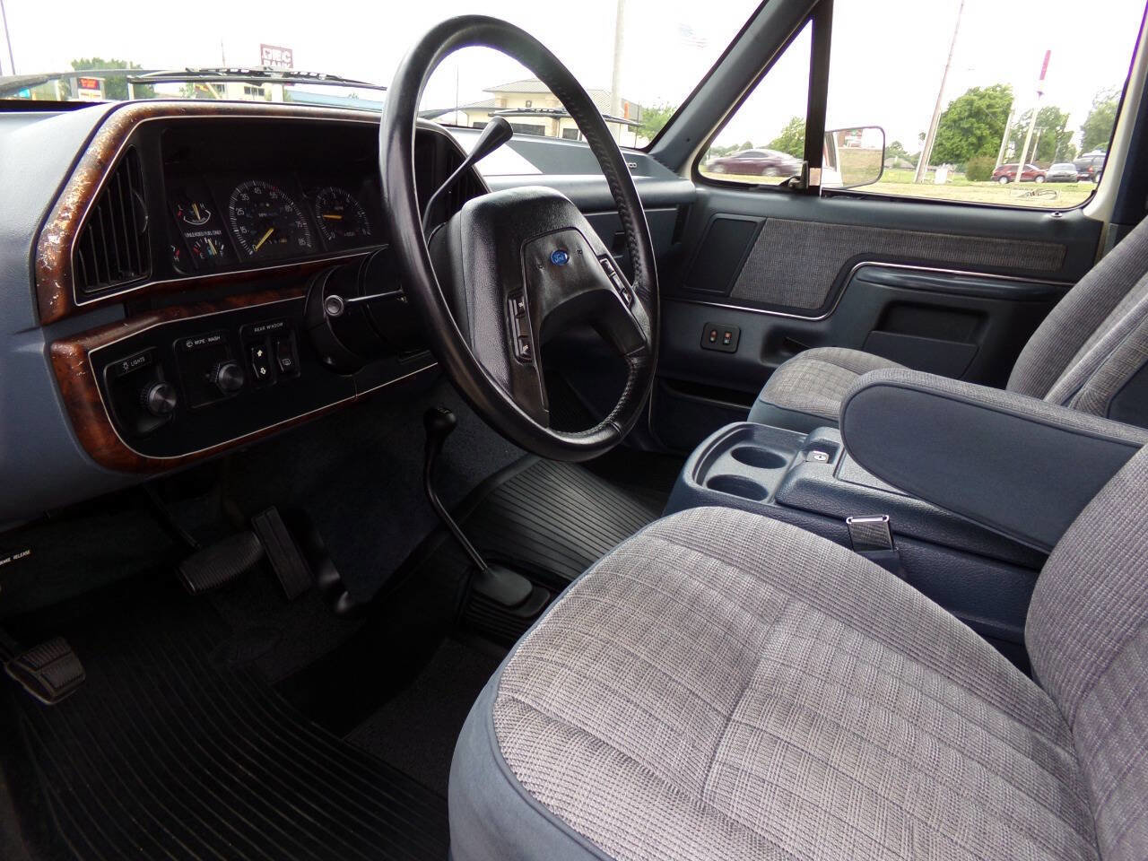 Used 1990 Ford Bronco AWD/4WD image 17