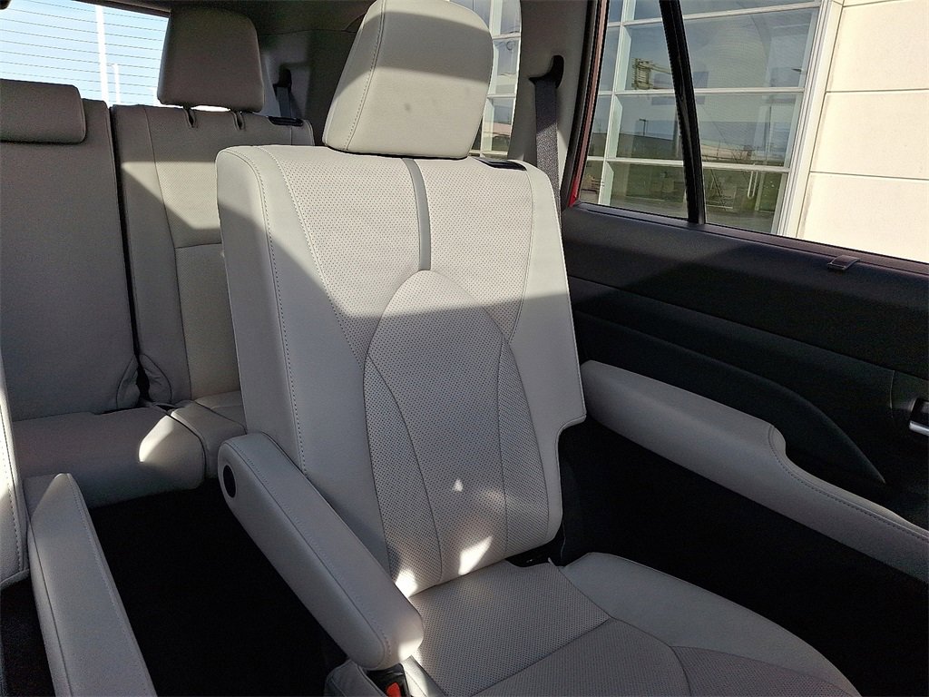 Certified 2025 Toyota Grand Highlander AWD image 20