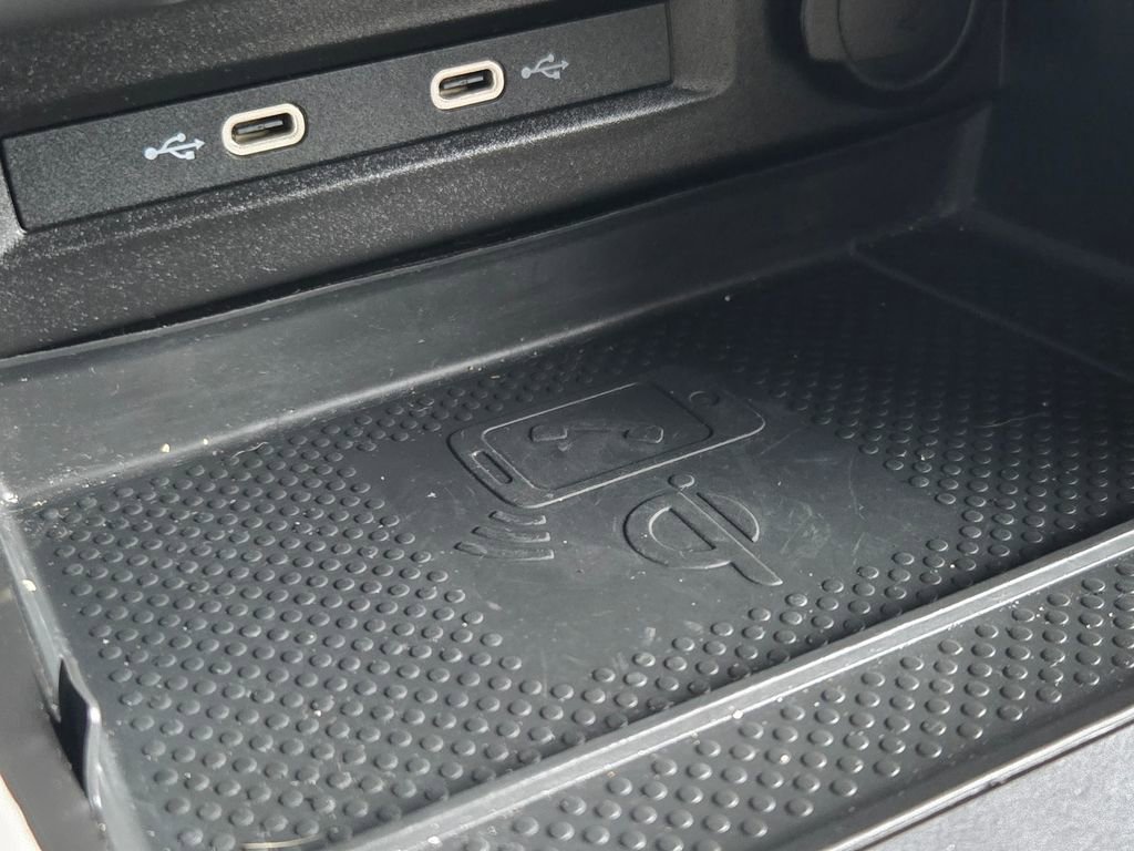 Used 2023 Volkswagen Tiguan SE R-Line image 9