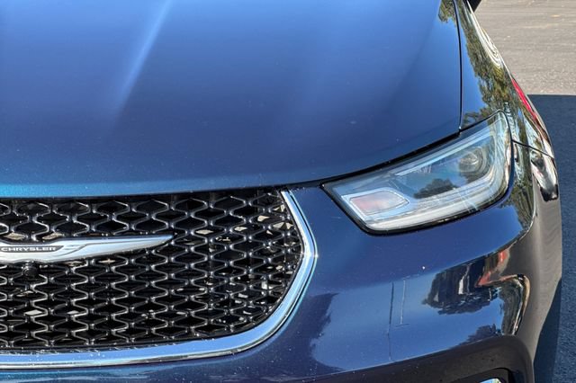 Used 2022 Chrysler Pacifica Touring-L FWD image 52