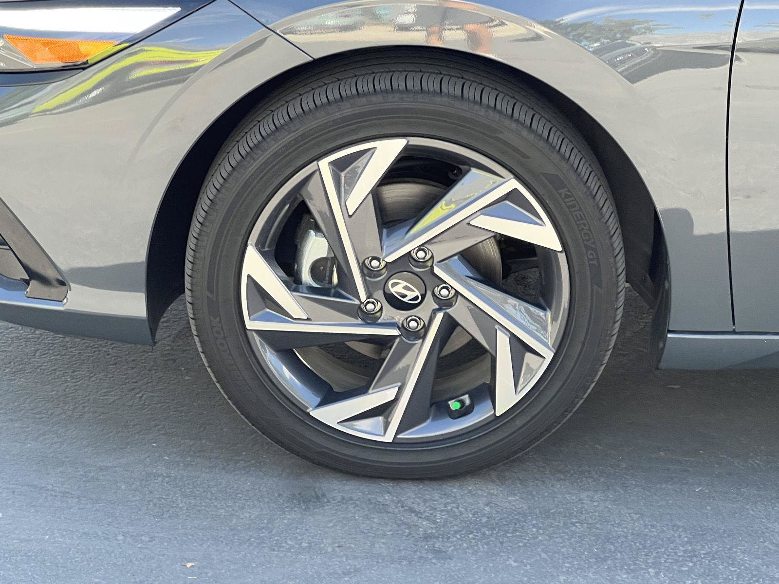 Certified 2026 Hyundai Elantra Limited FWD image 20