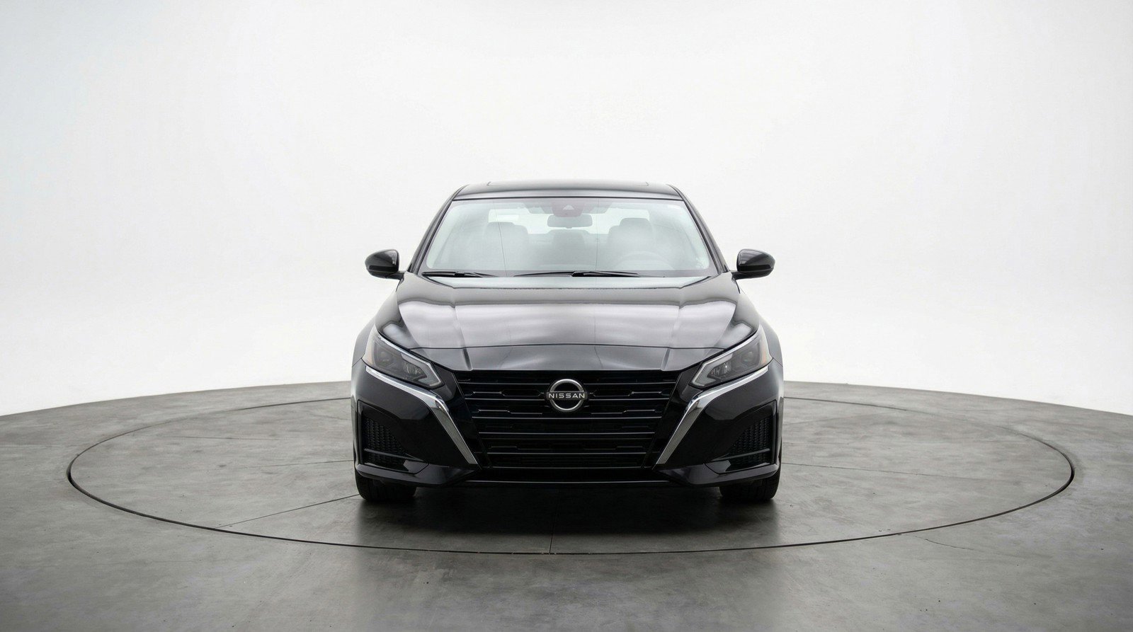 Used 2025 Nissan Altima 2.5 SV image 2