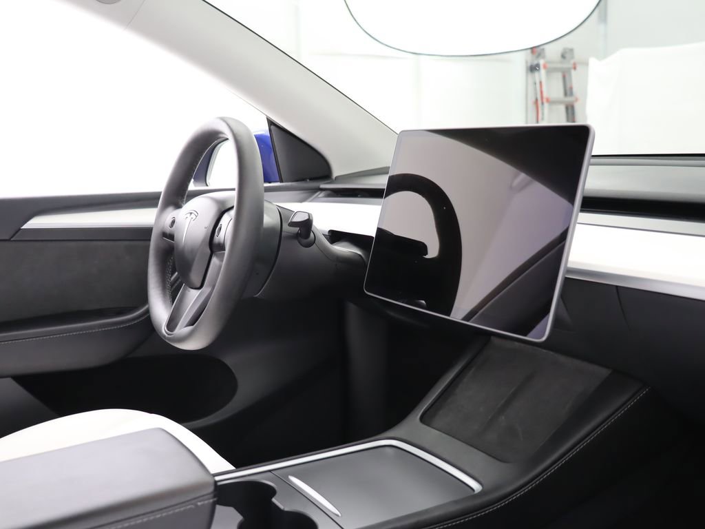 Used 2024 Tesla Model Y Long Range RWD image 21