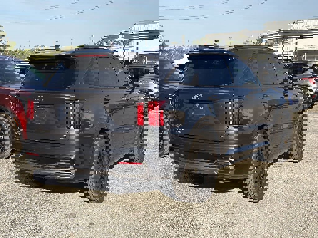 Certified 2023 Kia Sorento SX image 6