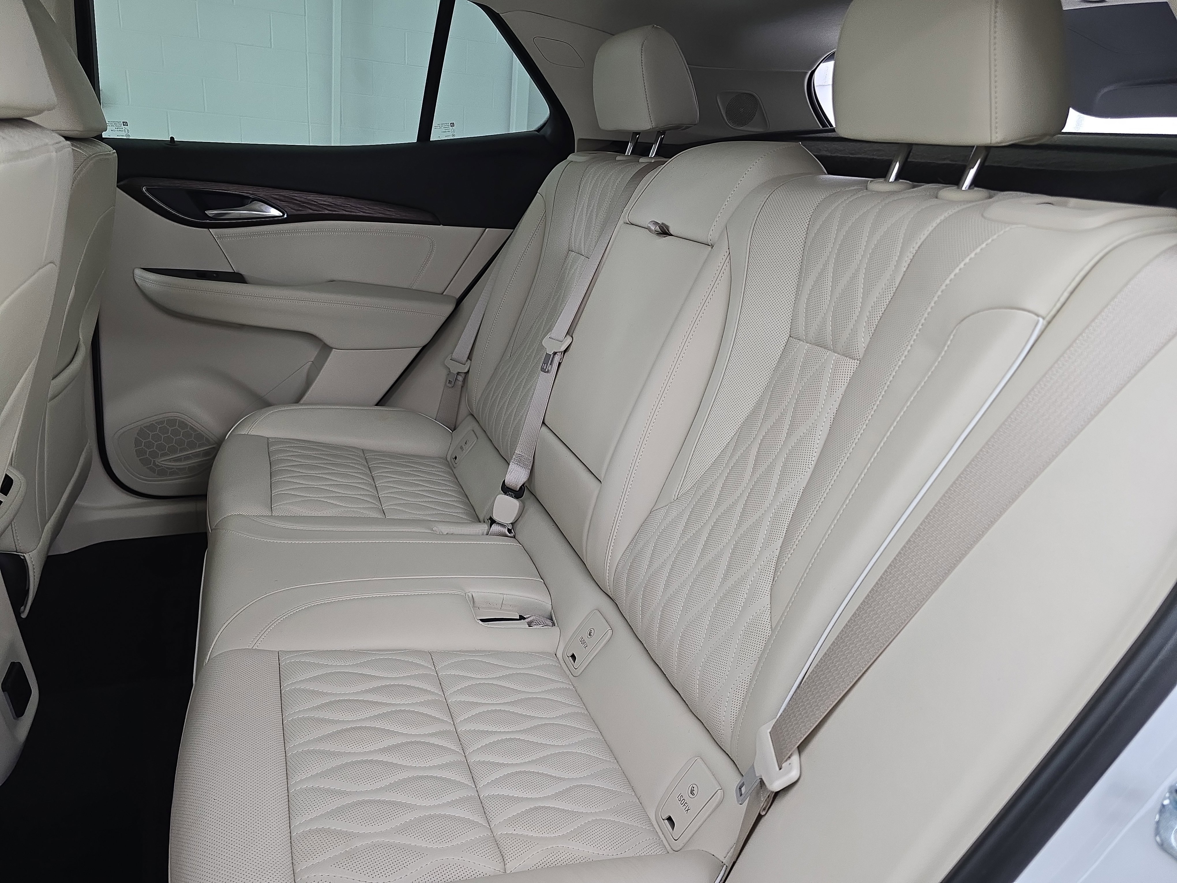 Used 2023 Buick Envision Avenir image 14