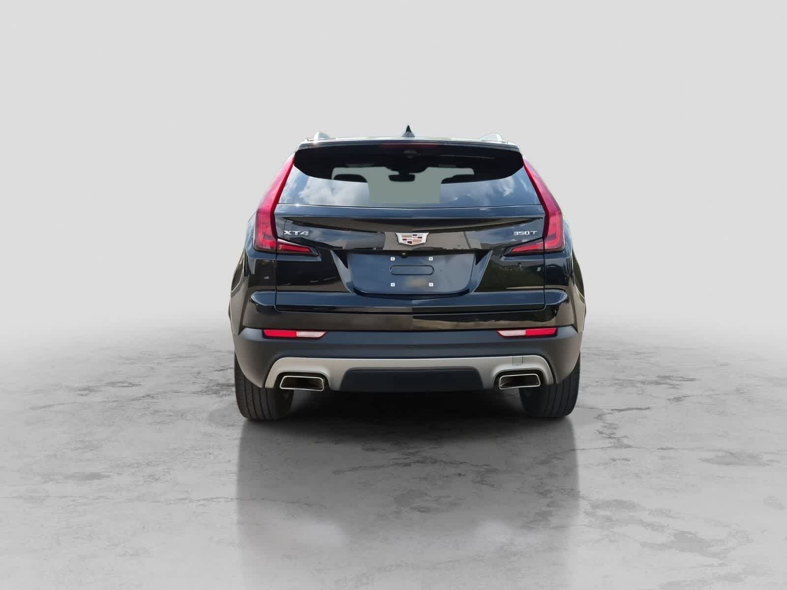 Used 2022 Cadillac XT4 Premium Luxury w/ Enhanced Visibility Package FWD image 7