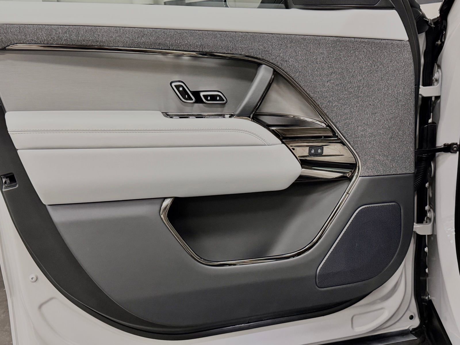 Used 2024 Land Rover Range Rover Sport SE image 20