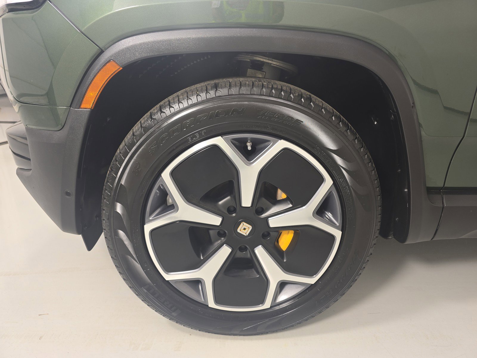 Used 2022 Rivian R1T Adventure AWD/4WD image 9