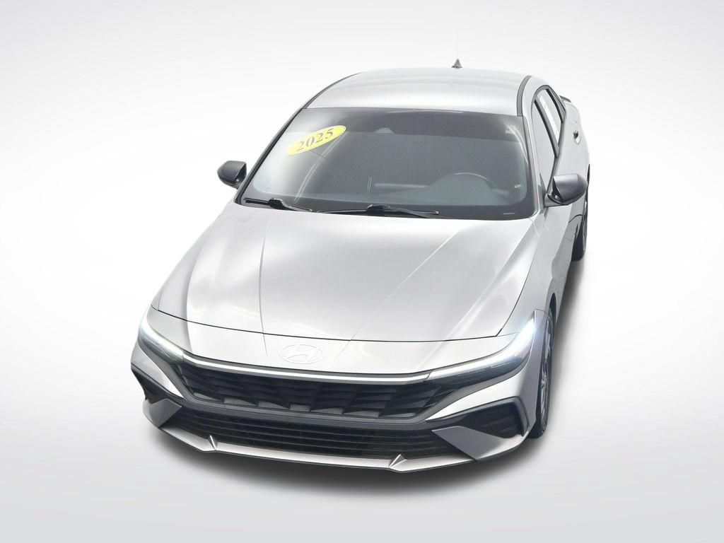 Used 2025 Hyundai Elantra Sport FWD image 30
