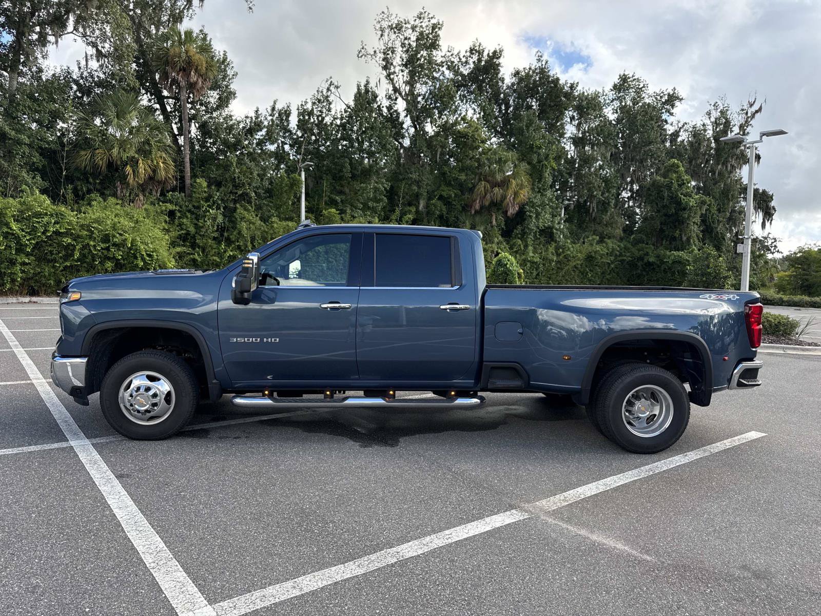 Used 2024 Chevrolet Silverado 3500 LTZ w/ LTZ Convenience Package AWD/4WD image 6