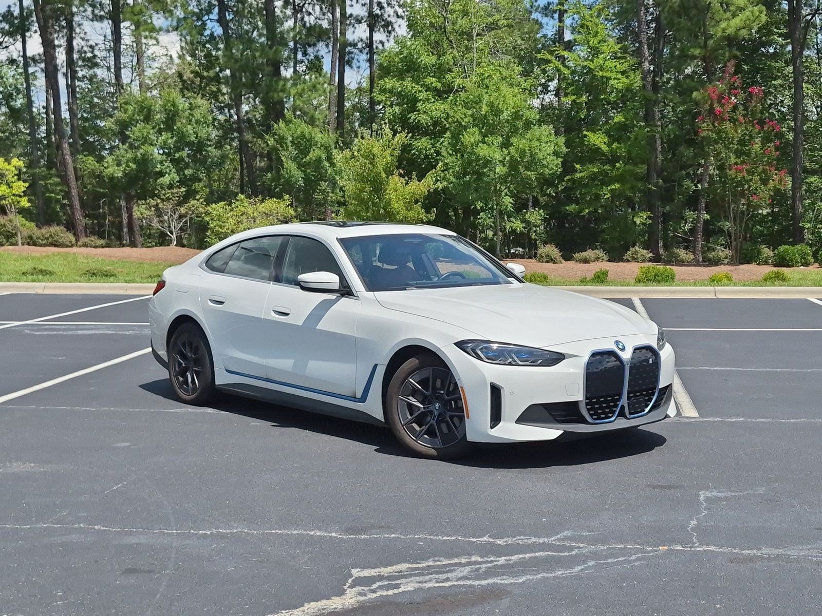 Used 2023 BMW i4 eDrive40 RWD image 2