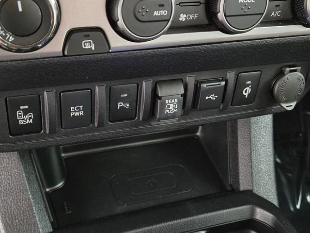 Used 2023 Toyota Tacoma Limited image 38